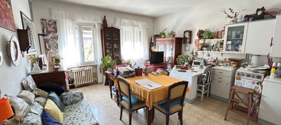 3 rooms Apartment in Ferrara, Italy No. 11366 2