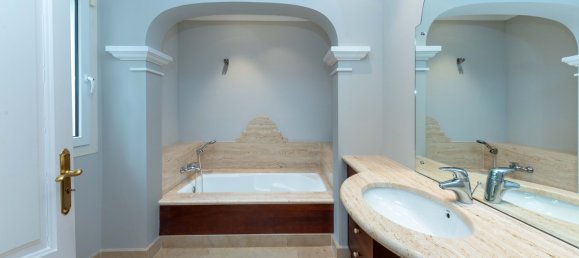 4 bedrooms Villa in Palma de Majorca, Spain No. 171424 7