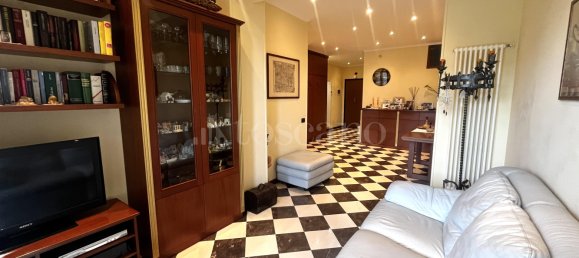 4 rooms Apartment in Rome, Italy No. 200153 3