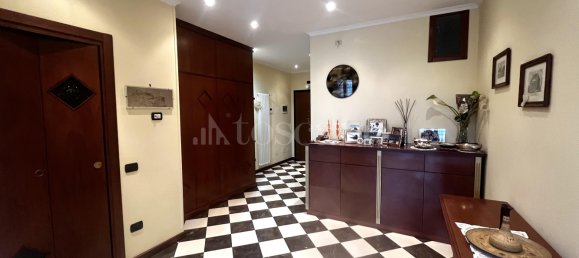 4 rooms Apartment in Rome, Italy No. 200153 2