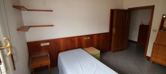 5 rooms Apartment in Montevarchi, Italy No. 236623 19