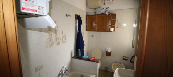 5 rooms Apartment in Montevarchi, Italy No. 236623 14