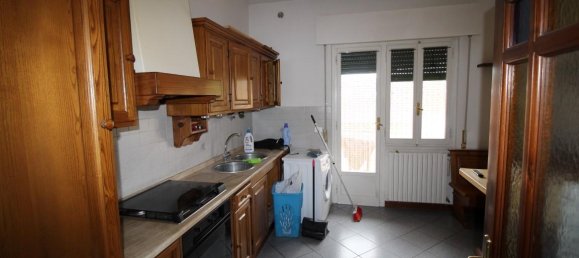 5 rooms Apartment in Montevarchi, Italy No. 236623 5