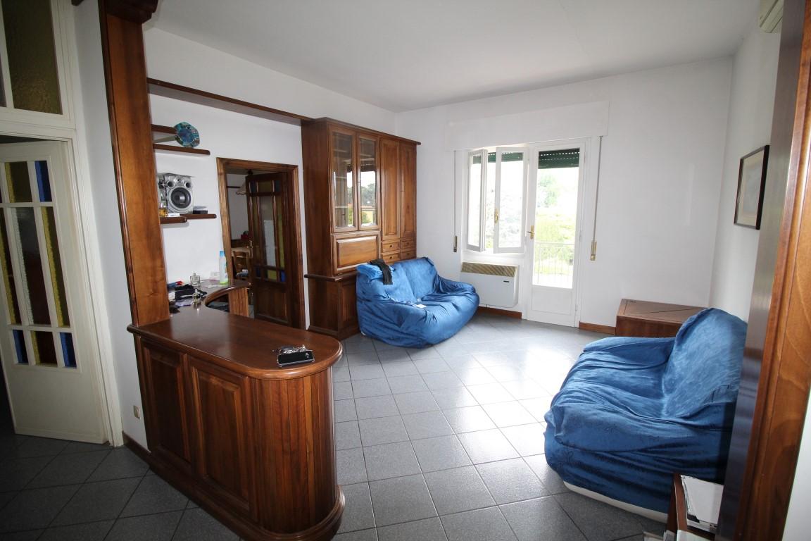 5 rooms Apartment in Montevarchi, Italy No. 236623