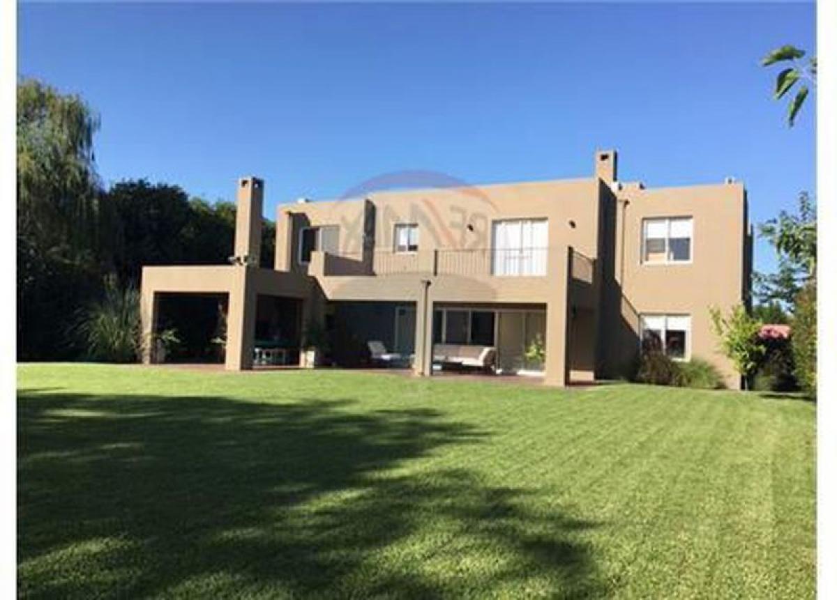 Casa T5 em Pilar, Argentina N.º 53243