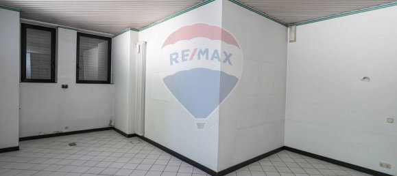 10 rooms Commercial property in Bergamo, Italy No. 309128 18