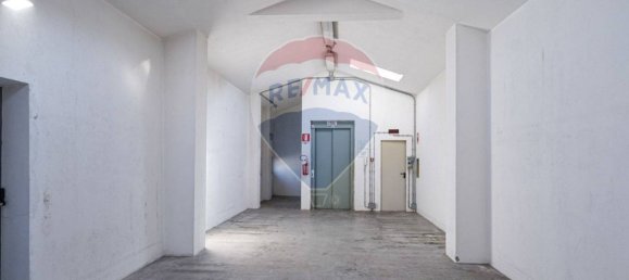 10 rooms Commercial property in Bergamo, Italy No. 309128 8