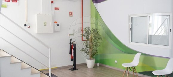 Entrepôt à Mafra, Portugal 669m² No. 79516 6