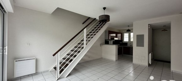 2 bedrooms House in Joue-les-Tours, France No. 73374 2