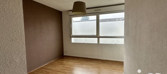 2 bedrooms House in Joue-les-Tours, France No. 73374 18