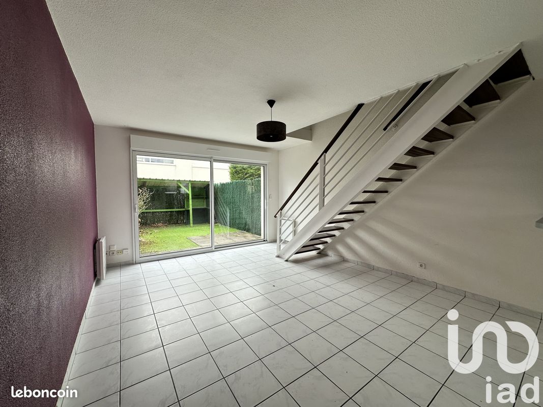 2 bedrooms House in Joue-les-Tours, France No. 73374