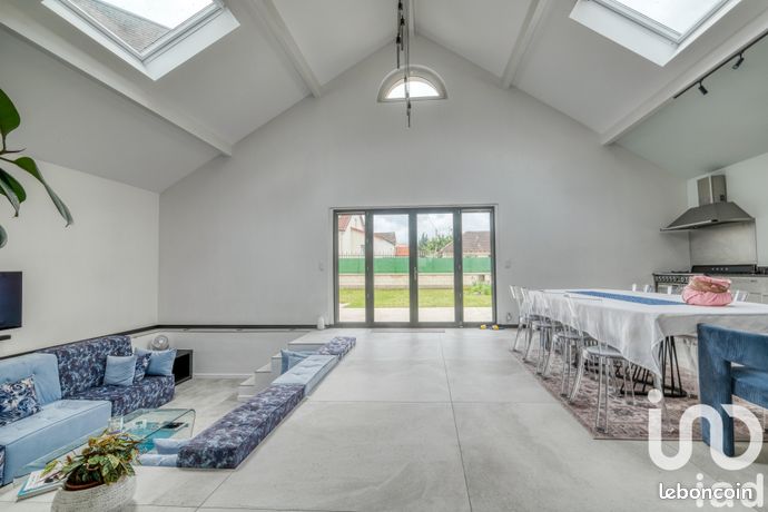 4 bedrooms House in Tremblay-en-France, France No. 360320