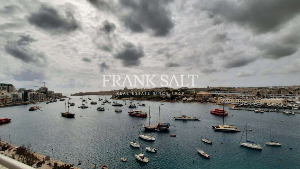 2 bedrooms Penthouse in Sliema, Malta No. 11046