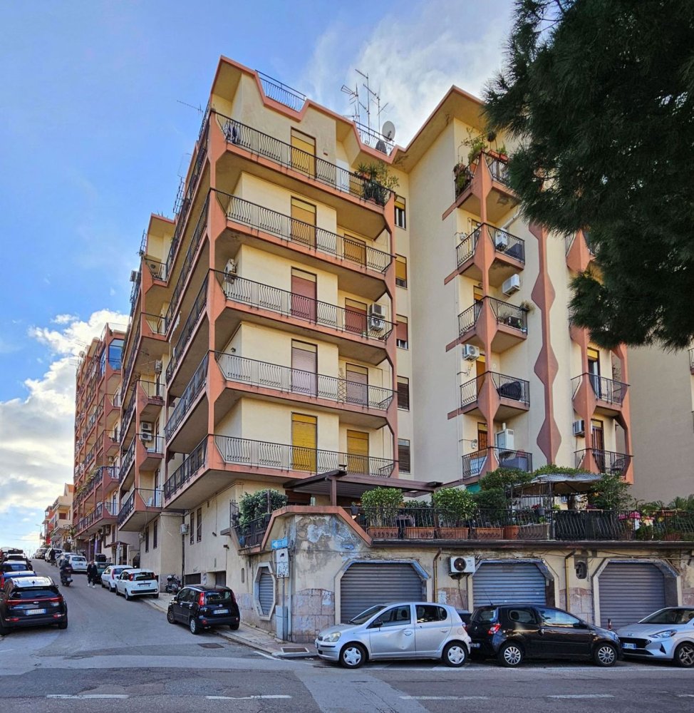 Apartamento de 5 divisões em Messina, Italy N.º 107753