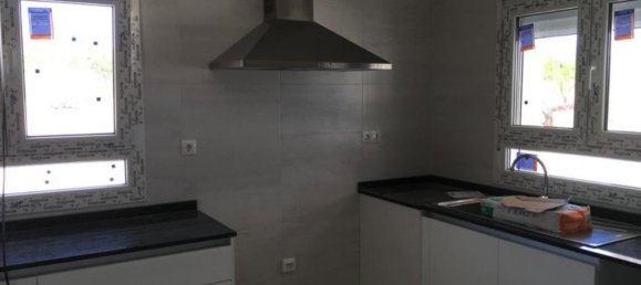 Villa de 3 dormitorios en Pinoso, Spain No. 8663 13