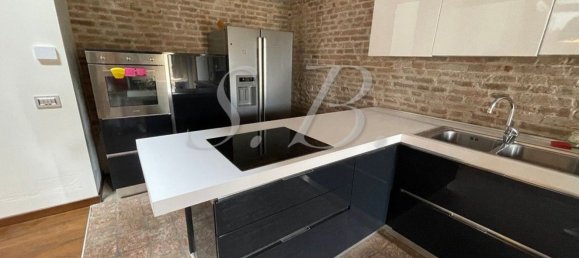 4 Schlafzimmer Wohnung in Mantua, Italy, Nr. 363426 8