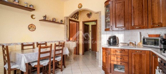 2 Schlafzimmer Wohnung in Reggio Emilia, Italy, Nr. 344987 4