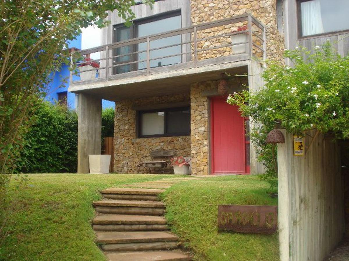 2 bedrooms House in Maldonado, Uruguay No. 9371