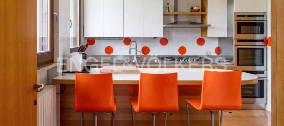 4 bedrooms Villa in Ranco, Italy No. 131610 6