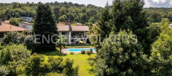 4 bedrooms Villa in Ranco, Italy No. 131610 25