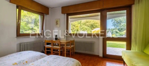 4 bedrooms Villa in Ranco, Italy No. 131610 18