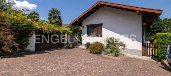 4 bedrooms Villa in Ranco, Italy No. 131610 22