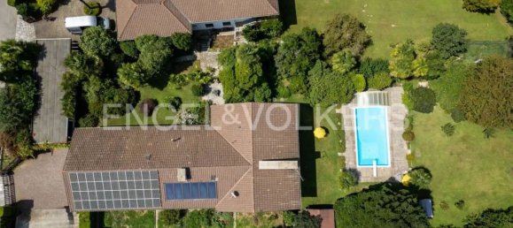 4 bedrooms Villa in Ranco, Italy No. 131610 26