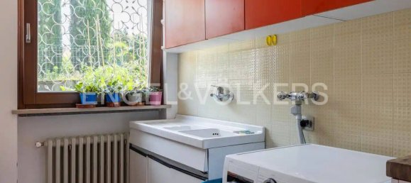 4 bedrooms Villa in Ranco, Italy No. 131610 17