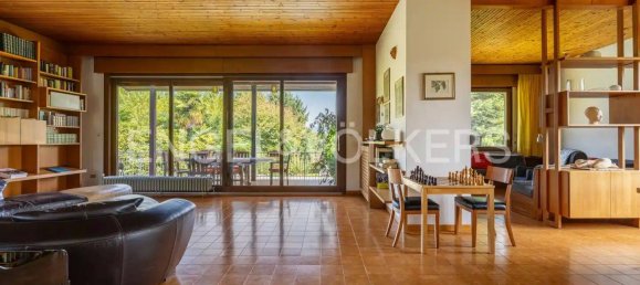 4 bedrooms Villa in Ranco, Italy No. 131610 2