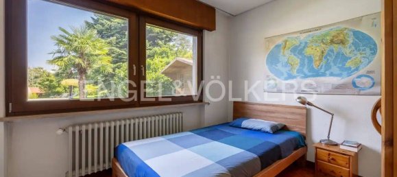 4 bedrooms Villa in Ranco, Italy No. 131610 16