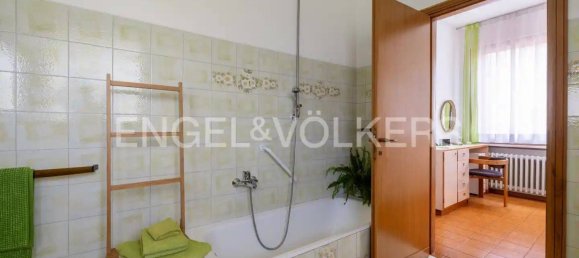 4 bedrooms Villa in Ranco, Italy No. 131610 13