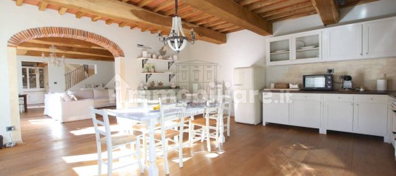 3 bedrooms House in Capannori, Italy No. 121169 2