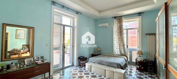 4 bedrooms Apartment in Portici, Italy No. 18149 17