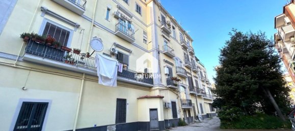 4 bedrooms Apartment in Portici, Italy No. 18149 35