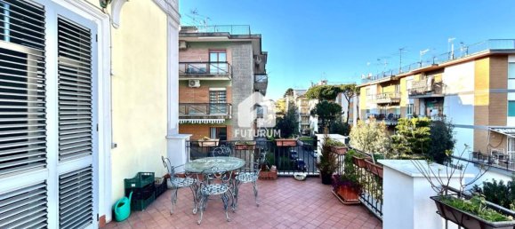 4 bedrooms Apartment in Portici, Italy No. 18149 36