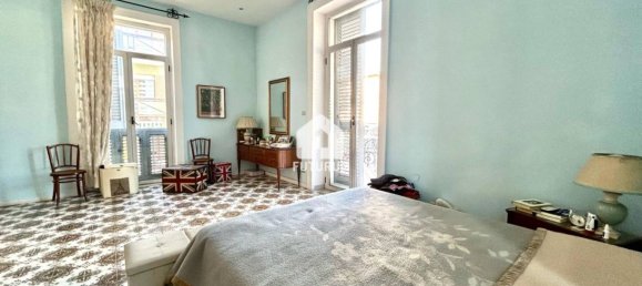 4 bedrooms Apartment in Portici, Italy No. 18149 18