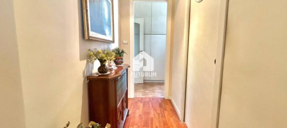 4 bedrooms Apartment in Portici, Italy No. 18149 26