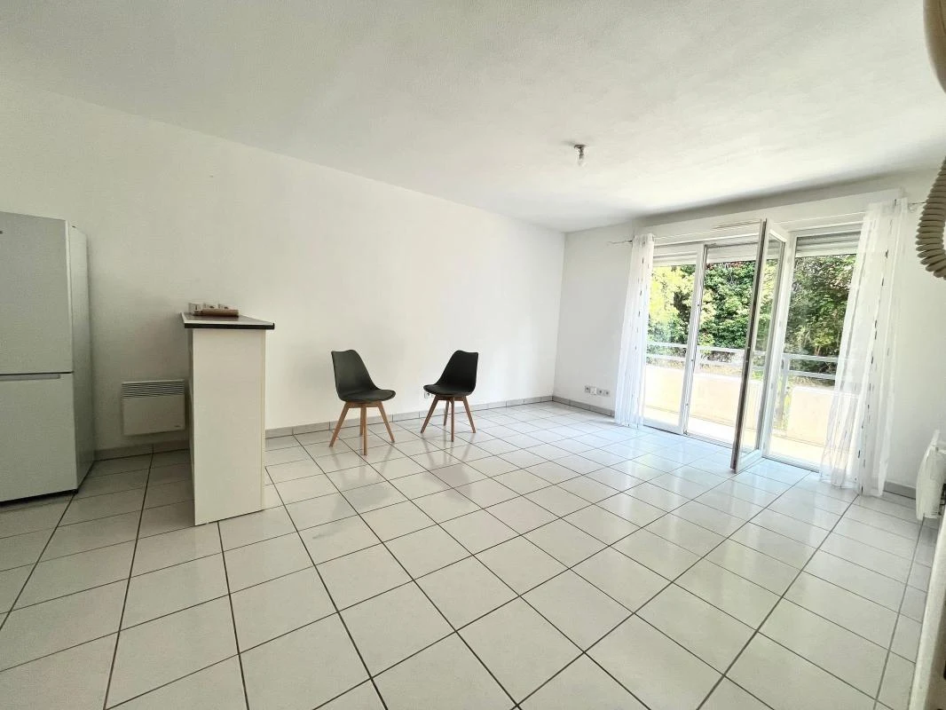 2 bedrooms Apartment in Cognac, France No. 351065