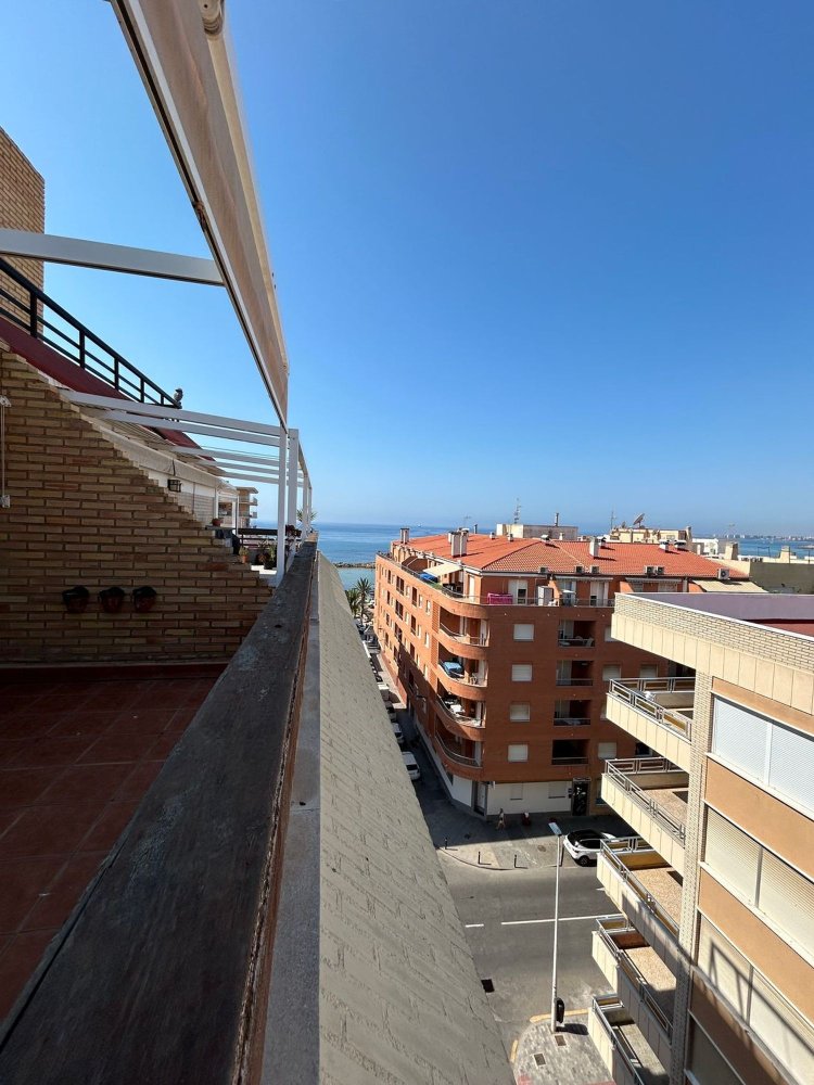 Ático de 3 dormitorios en Torrevieja, Spain No. 149422