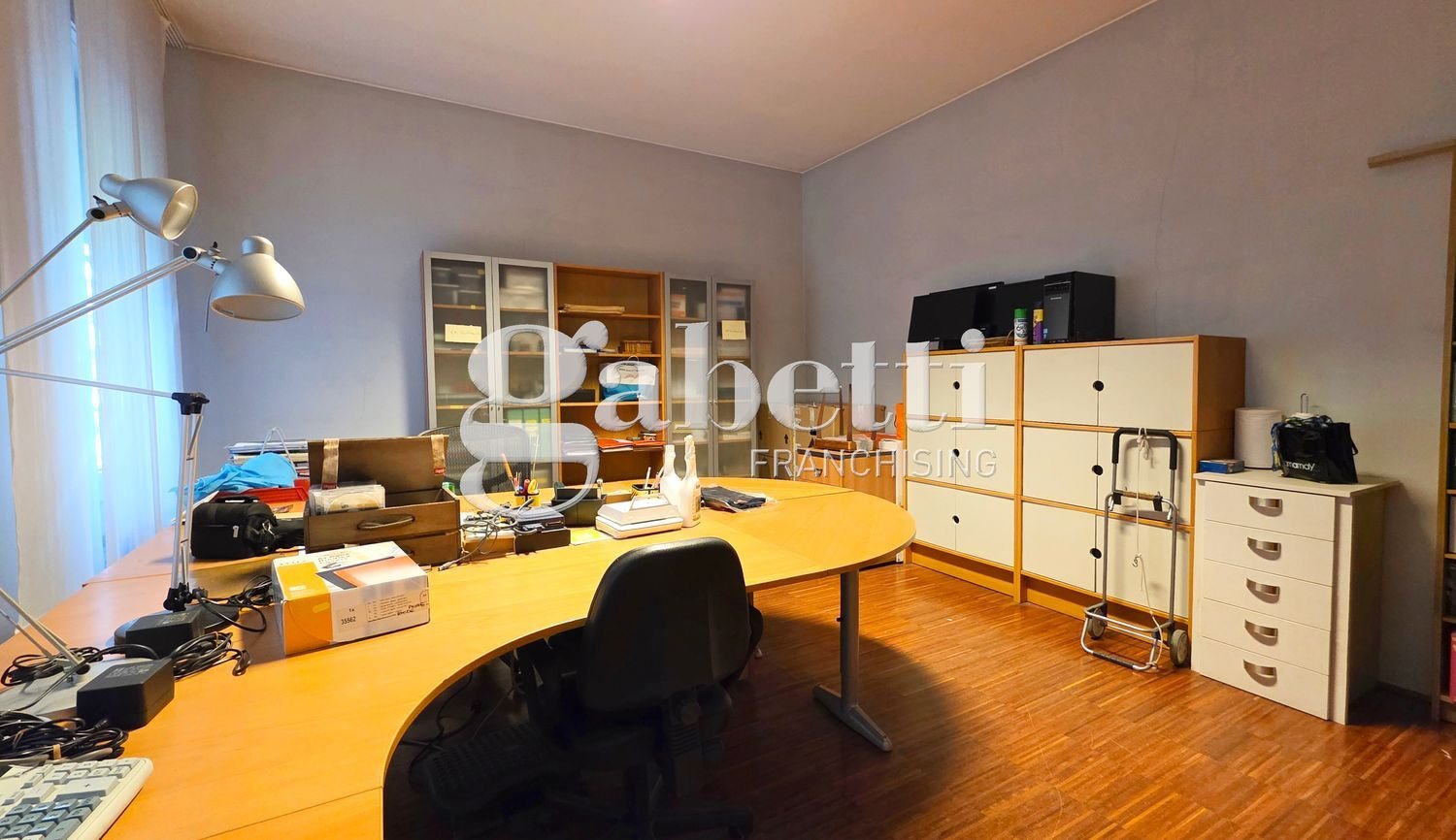 Büro in Milan, Italy 70m², Nr. 385792