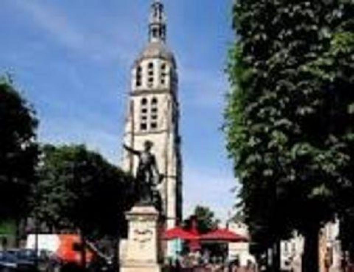 Bureau à Vendôme, France 200m² No. 18240