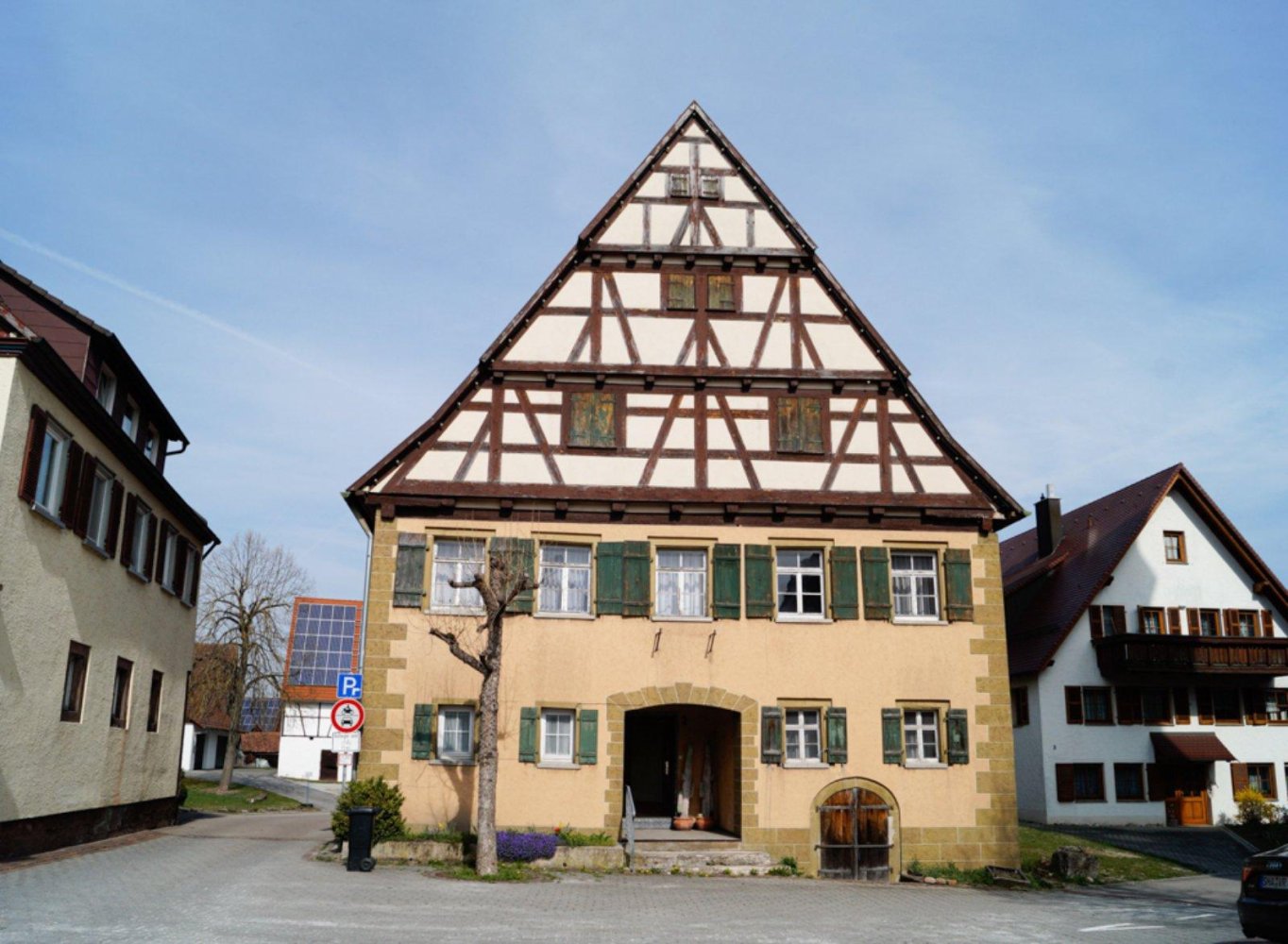 30 rooms Building in Schwabisch Hall, Germany No. 63976