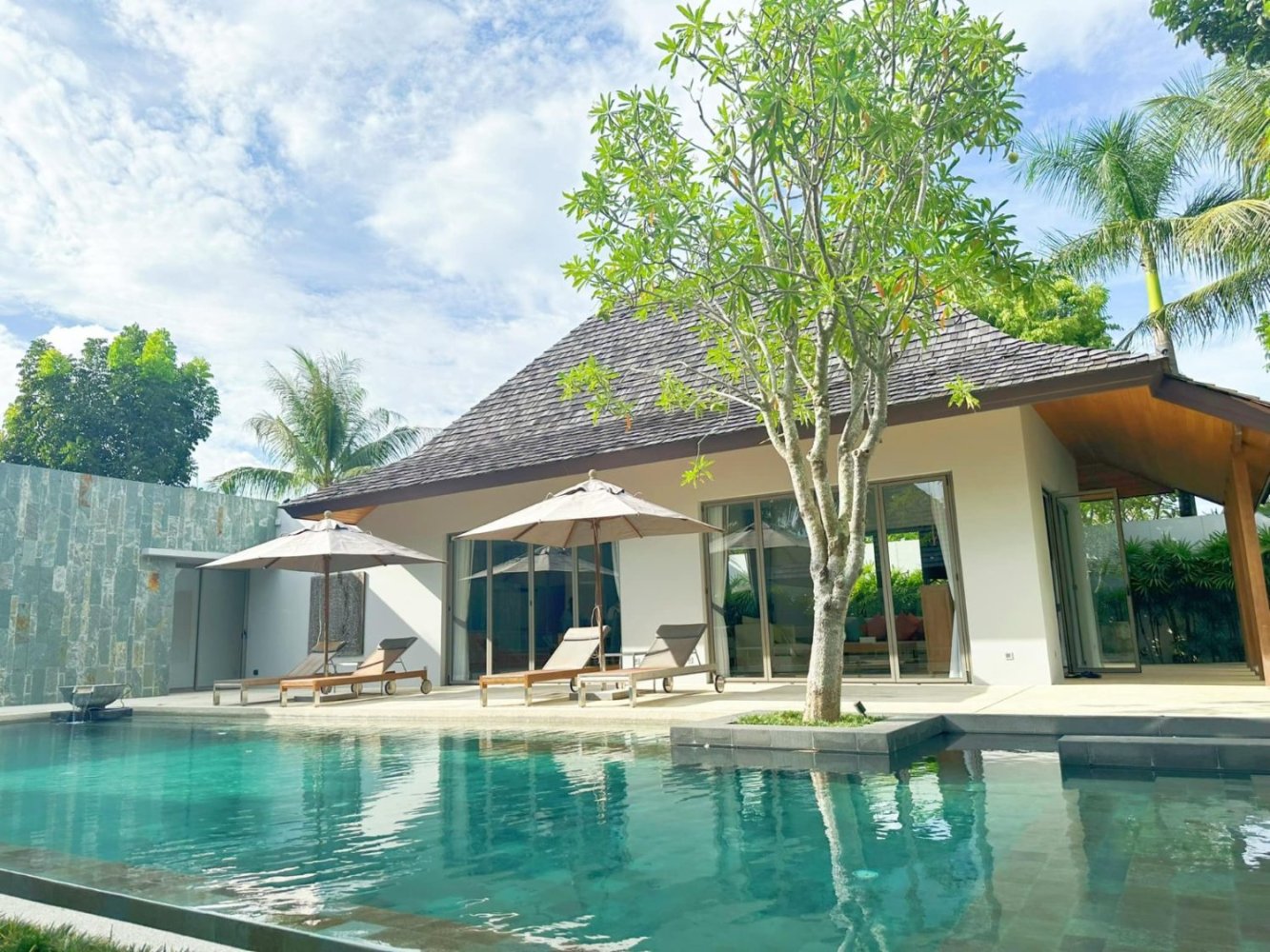4 bedrooms Villa in Bang Tao, Thailand No. 11563