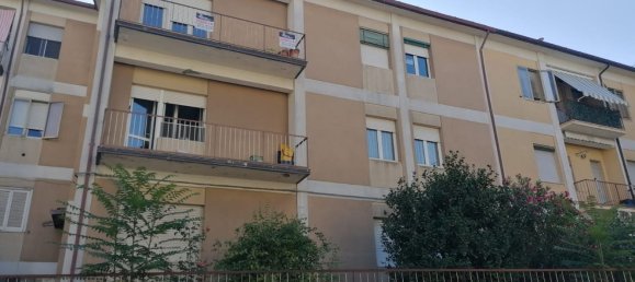 5 rooms Apartment in Avellino, Italy No. 286668 3