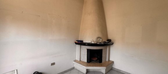5 rooms Apartment in Avellino, Italy No. 286668 12