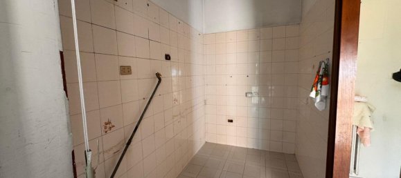 5 rooms Apartment in Avellino, Italy No. 286668 18
