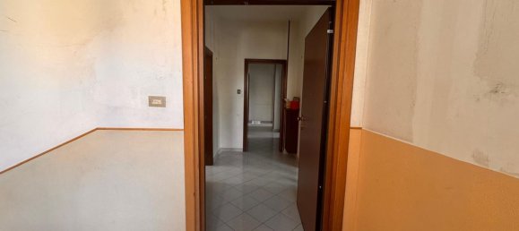5 rooms Apartment in Avellino, Italy No. 286668 8