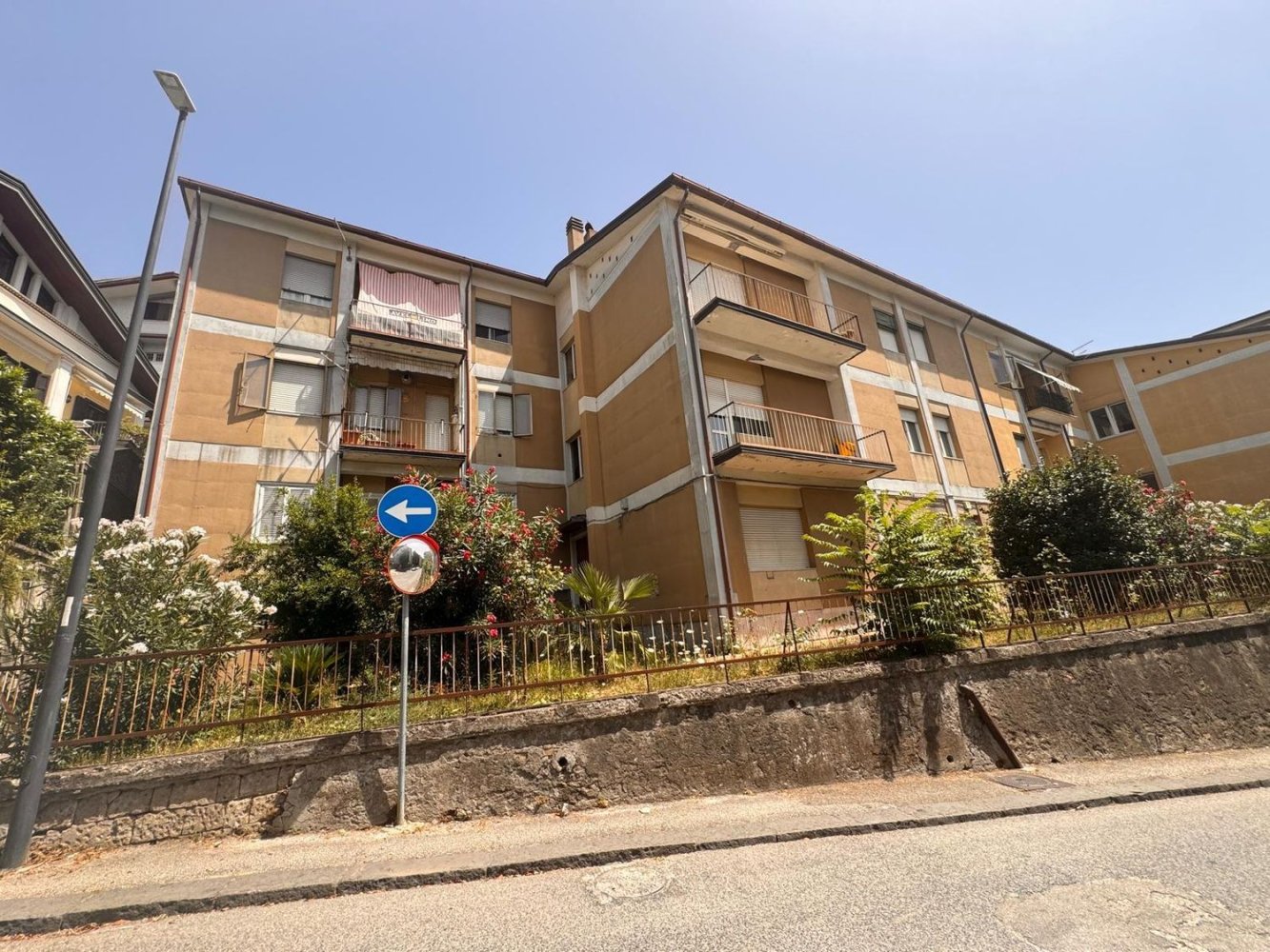 5 rooms Apartment in Avellino, Italy No. 286668