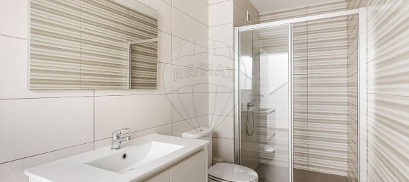 2 bedrooms House in Lisbon, Portugal No. 46421 19