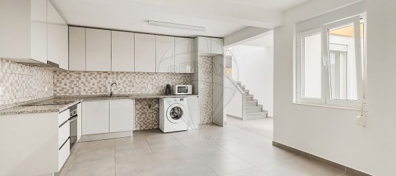 2 bedrooms House in Lisbon, Portugal No. 46421 26